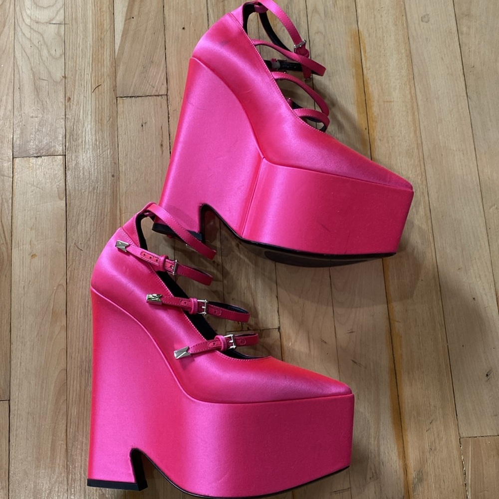 Versace Tempest Hot Pink Satin Platform Shoes - Picture 10 of 16